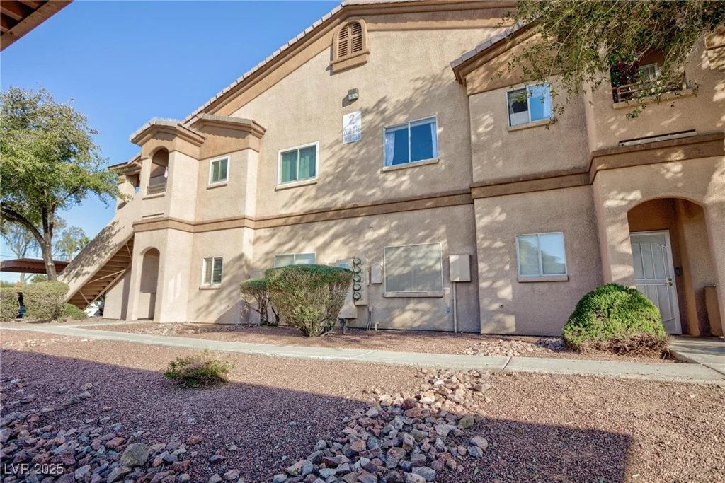 5751 Hacienda, Las Vegas, NV 89122