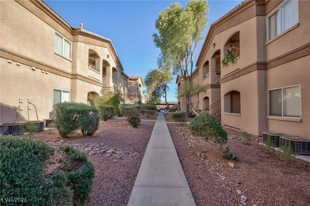 5751 Hacienda, Las Vegas, NV 89122