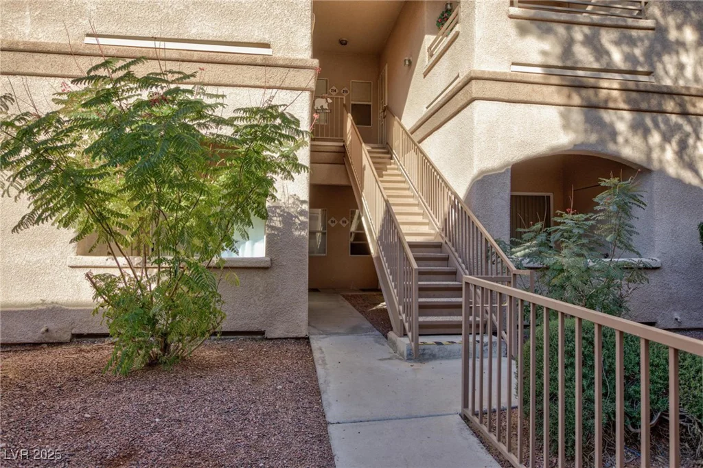 5751 Hacienda, Las Vegas, NV 89122