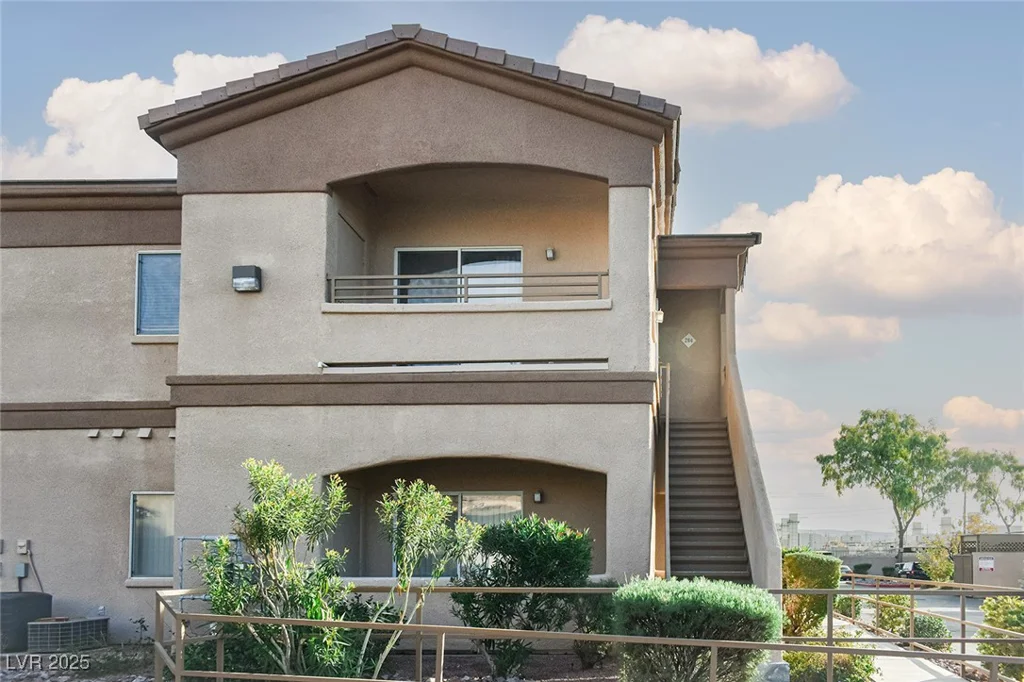 5751 Hacienda, Las Vegas, NV 89122
