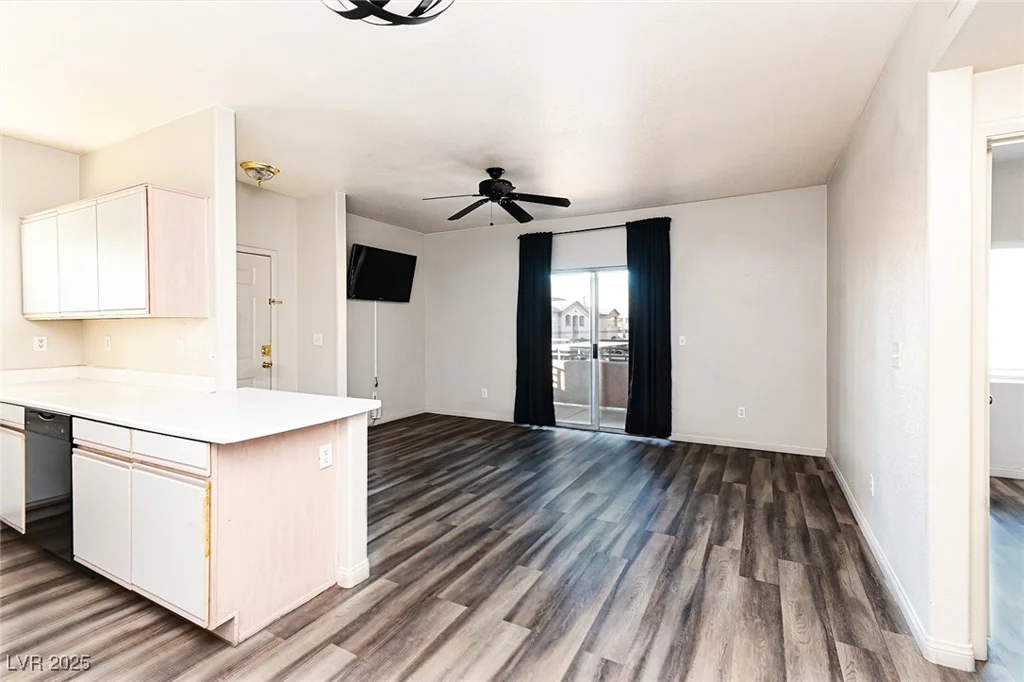 5751 Hacienda, Las Vegas, NV 89122