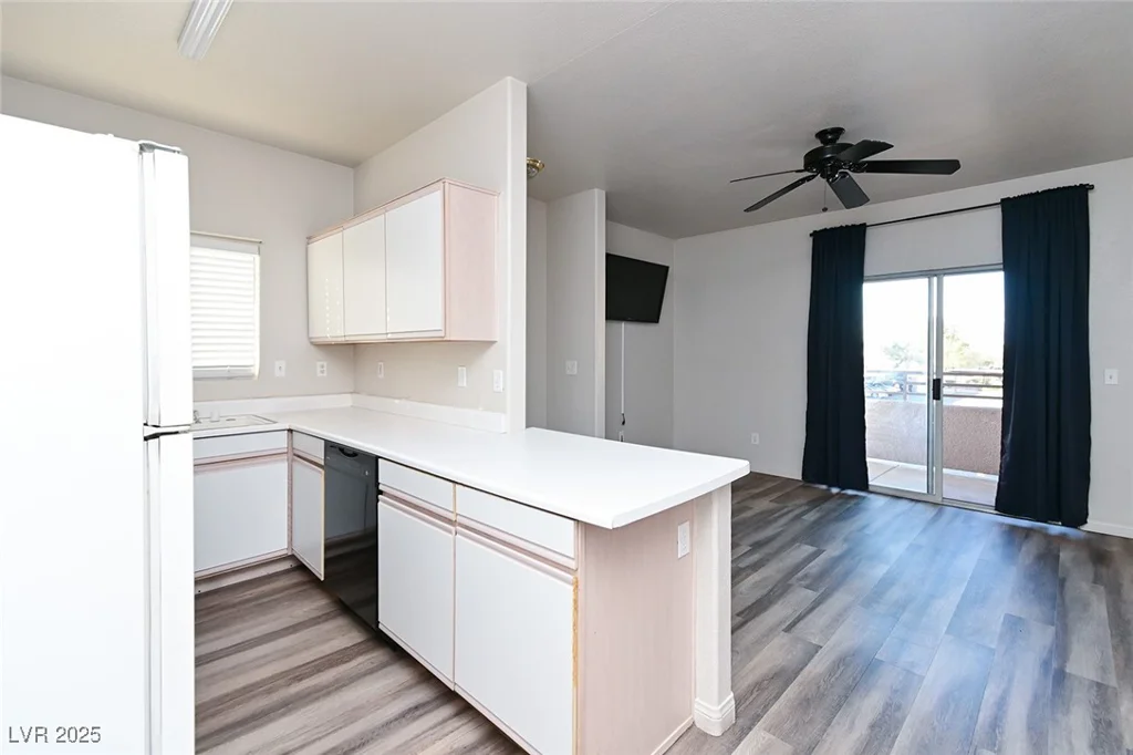 5751 Hacienda, Las Vegas, NV 89122