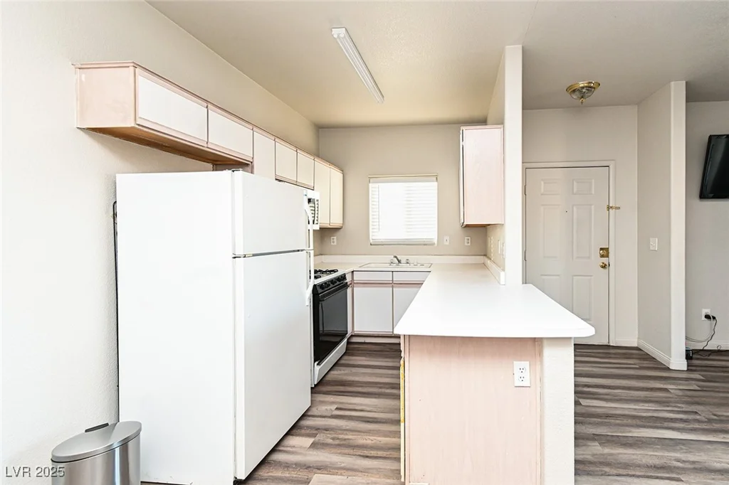 5751 Hacienda, Las Vegas, NV 89122