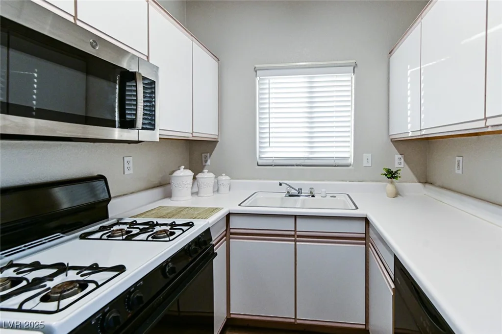 5751 Hacienda, Las Vegas, NV 89122