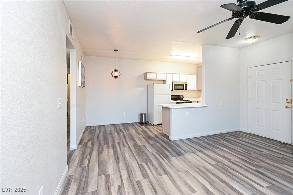 5751 Hacienda, Las Vegas, NV 89122