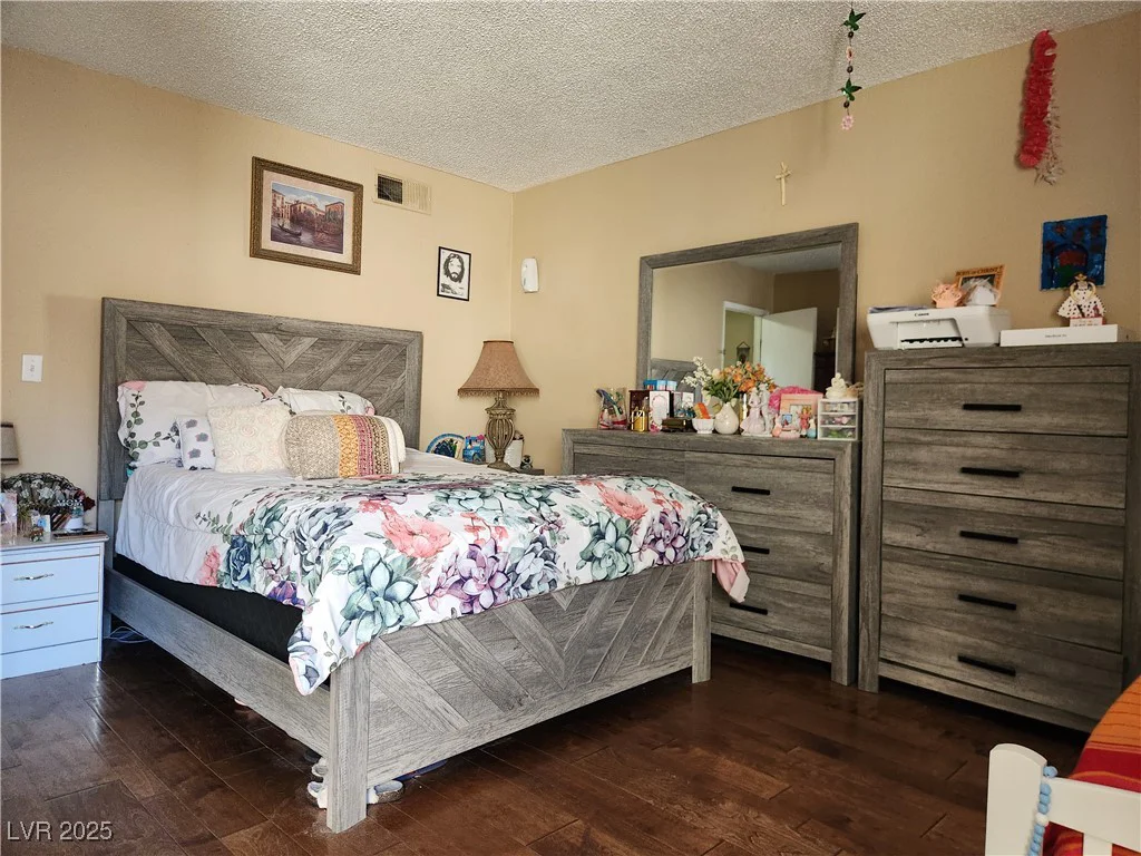 6373 Washington, Las Vegas, NV 89107