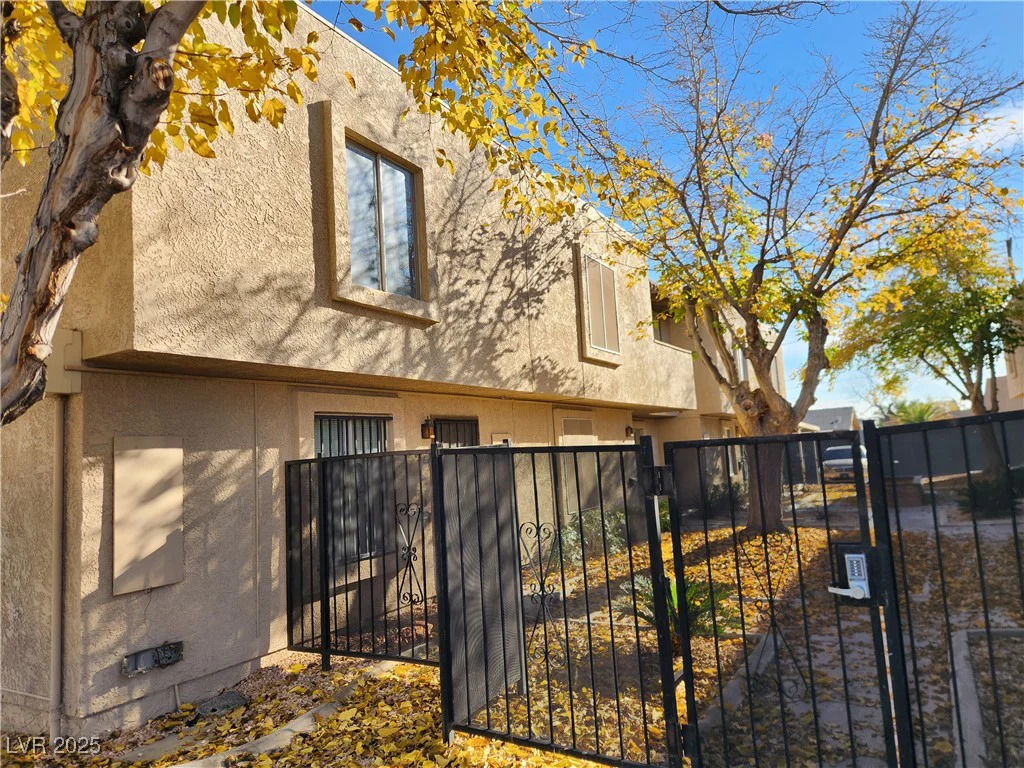 6373 Washington, Las Vegas, NV 89107