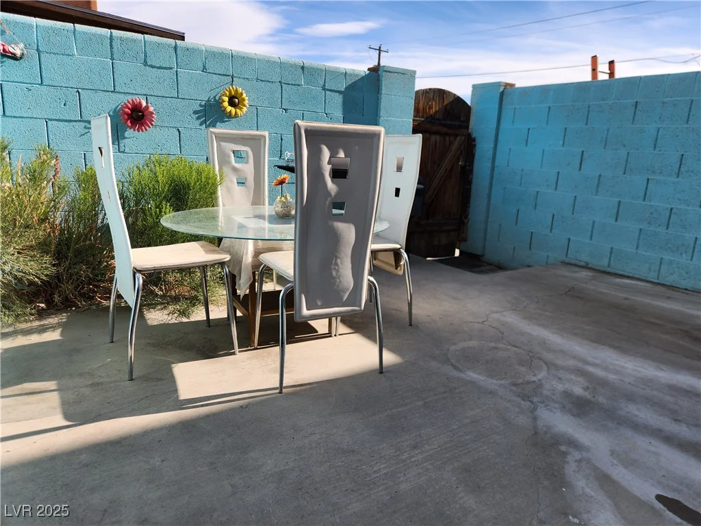 6373 Washington, Las Vegas, NV 89107