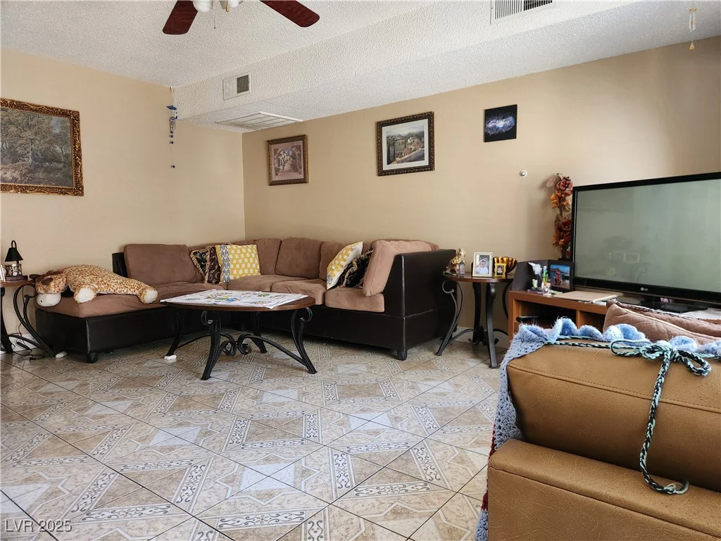6373 Washington, Las Vegas, NV 89107