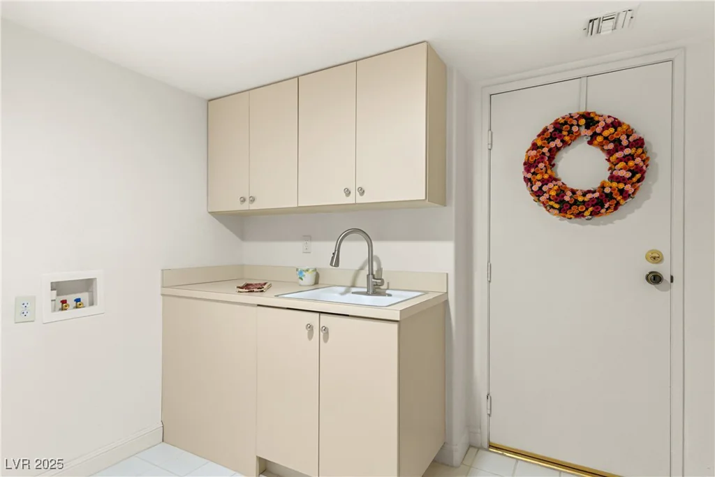 7620 Rolling View, Las Vegas, NV 89149