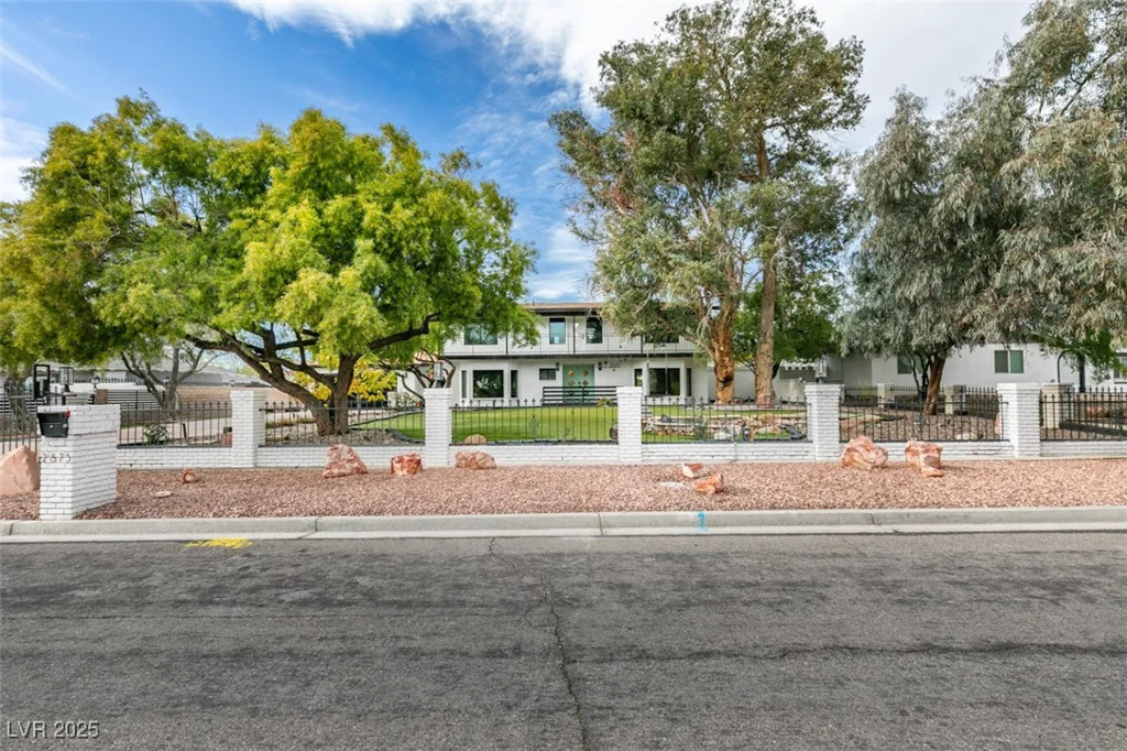 2875 Rosanna, Las Vegas, NV 89117