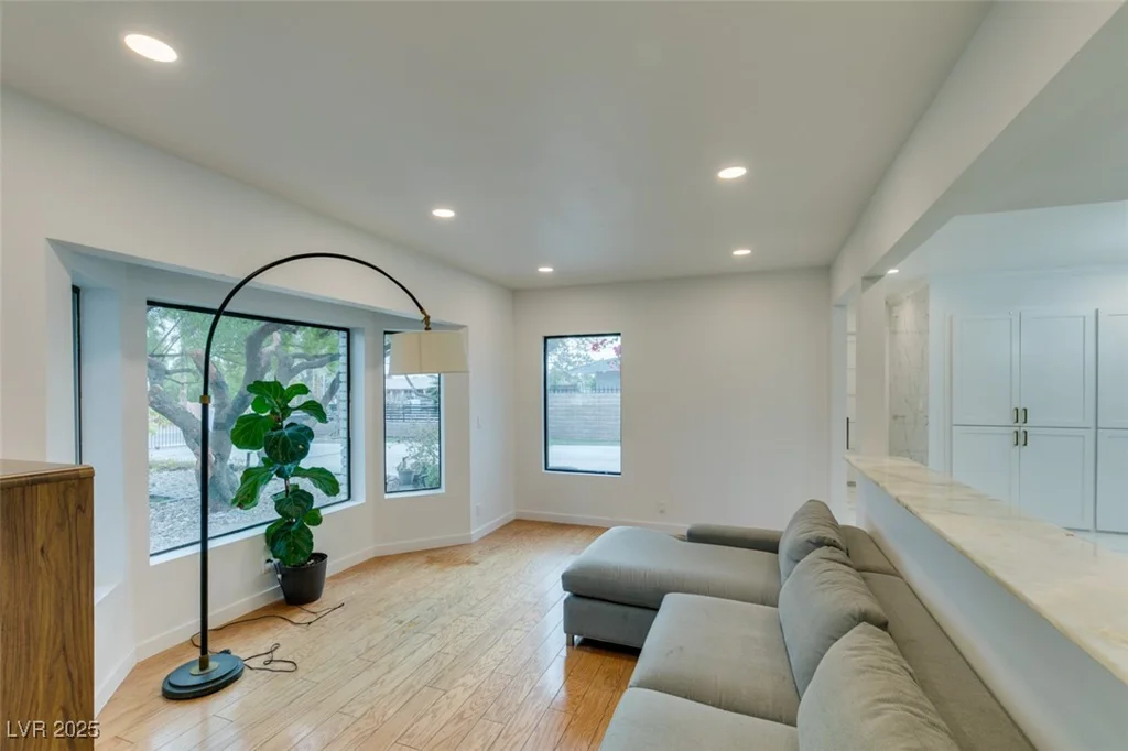 2875 Rosanna, Las Vegas, NV 89117