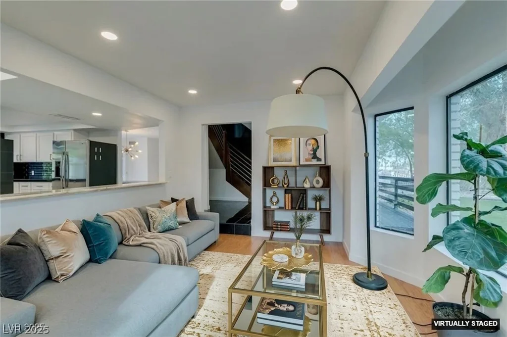 2875 Rosanna, Las Vegas, NV 89117