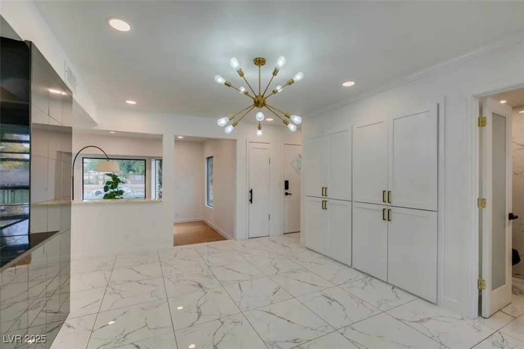 2875 Rosanna, Las Vegas, NV 89117