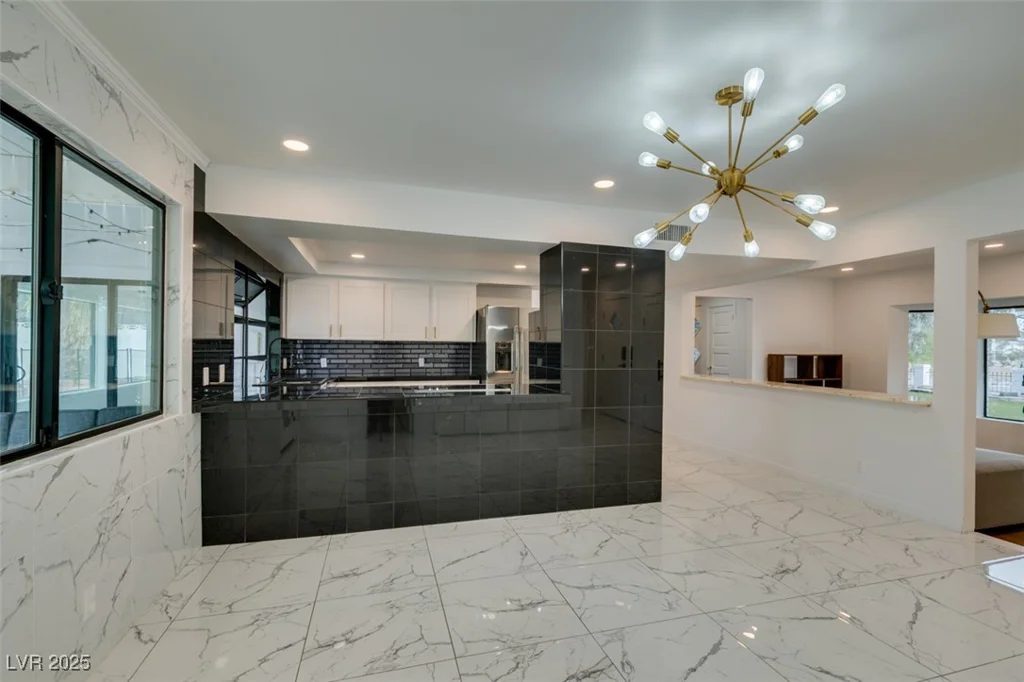 2875 Rosanna, Las Vegas, NV 89117