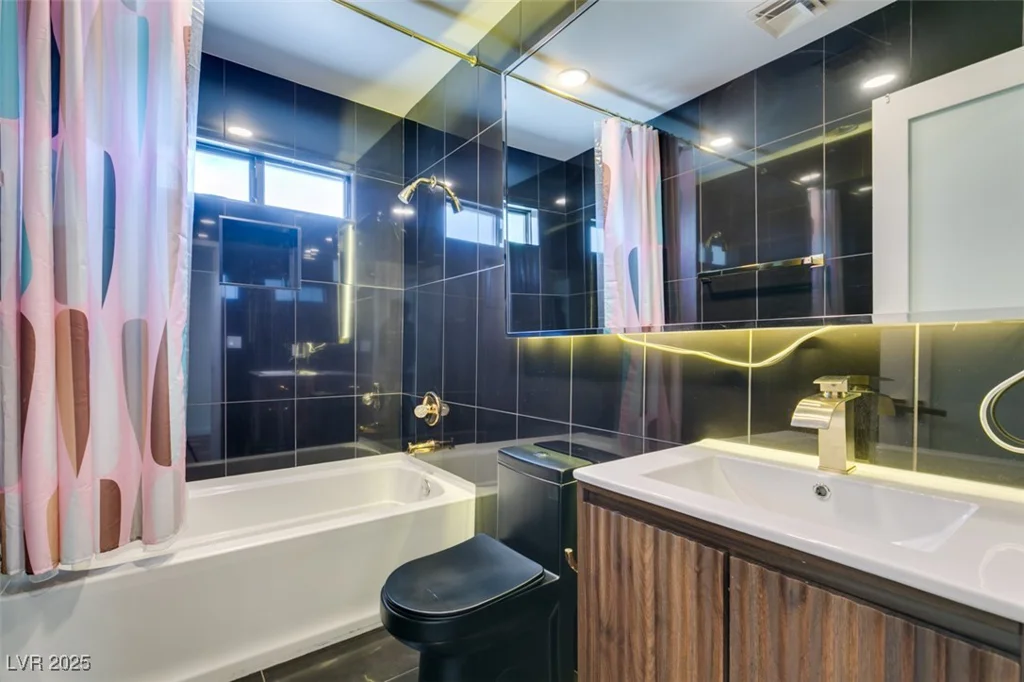 2875 Rosanna, Las Vegas, NV 89117