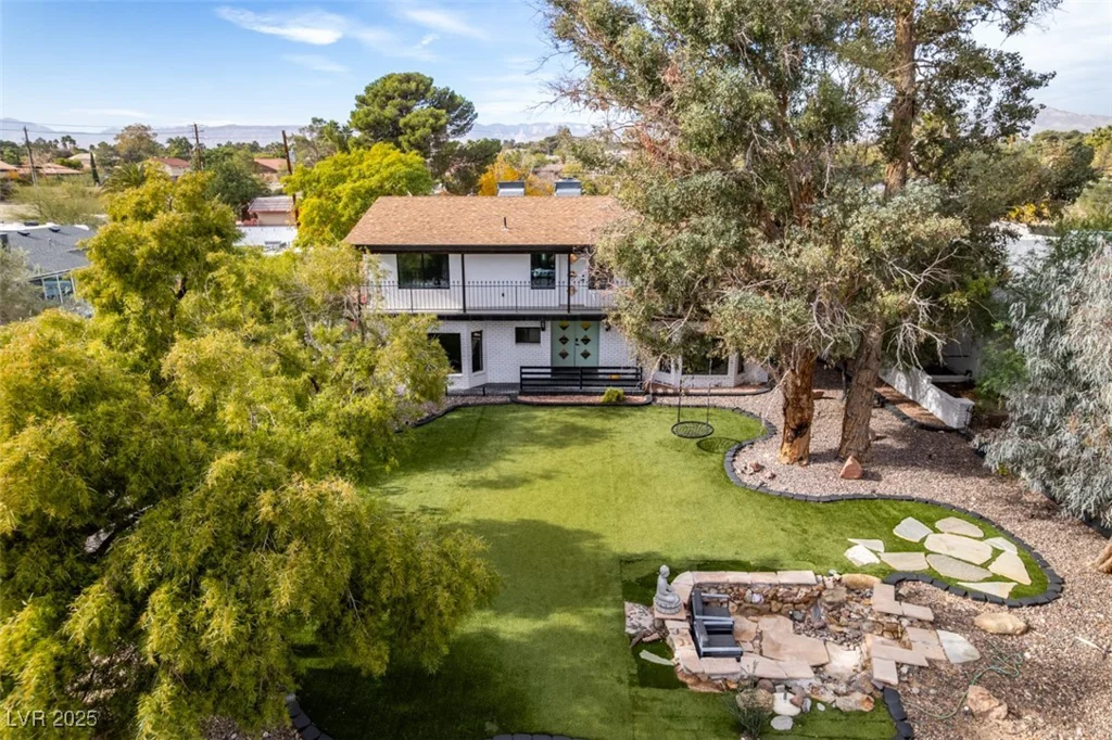 2875 Rosanna, Las Vegas, NV 89117