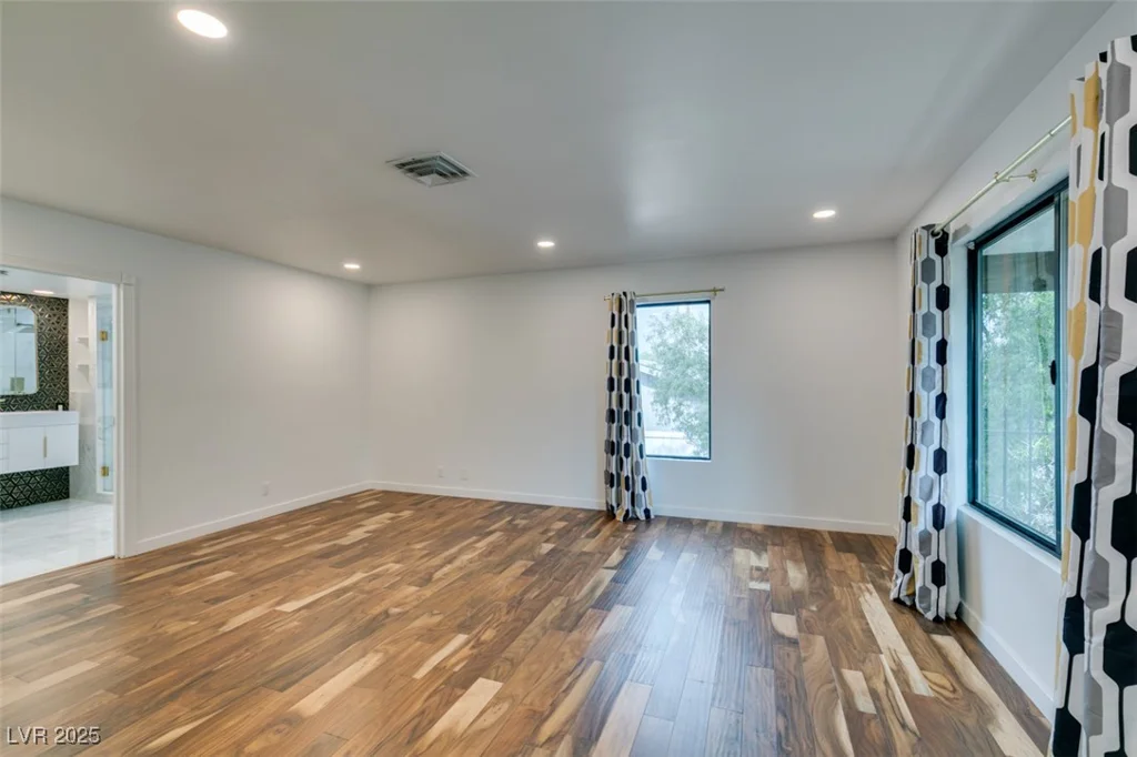 2875 Rosanna, Las Vegas, NV 89117