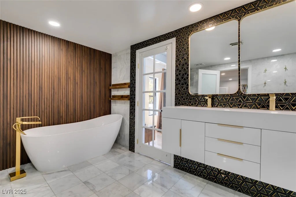 2875 Rosanna, Las Vegas, NV 89117