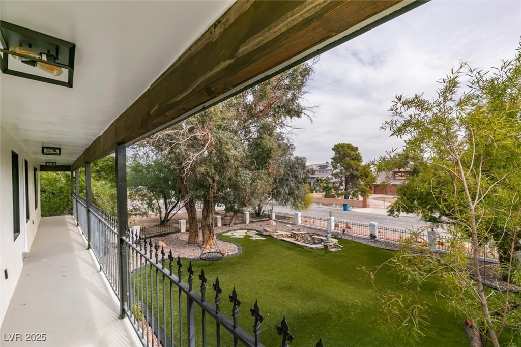 2875 Rosanna, Las Vegas, NV 89117