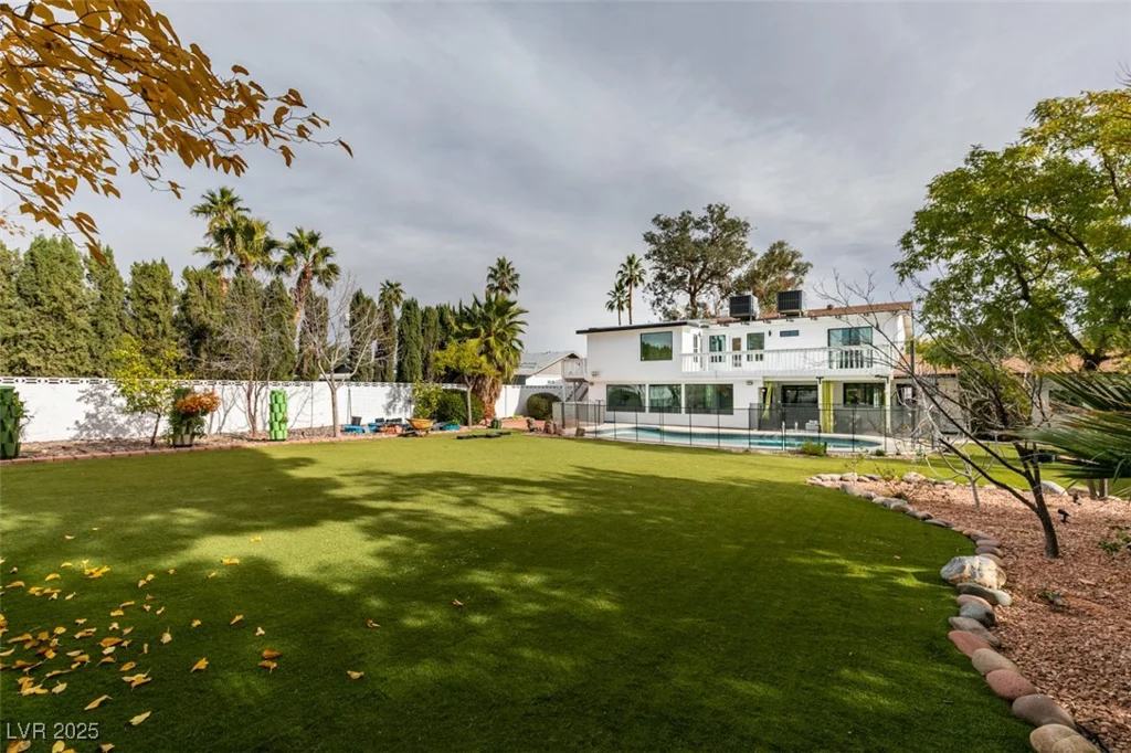 2875 Rosanna, Las Vegas, NV 89117