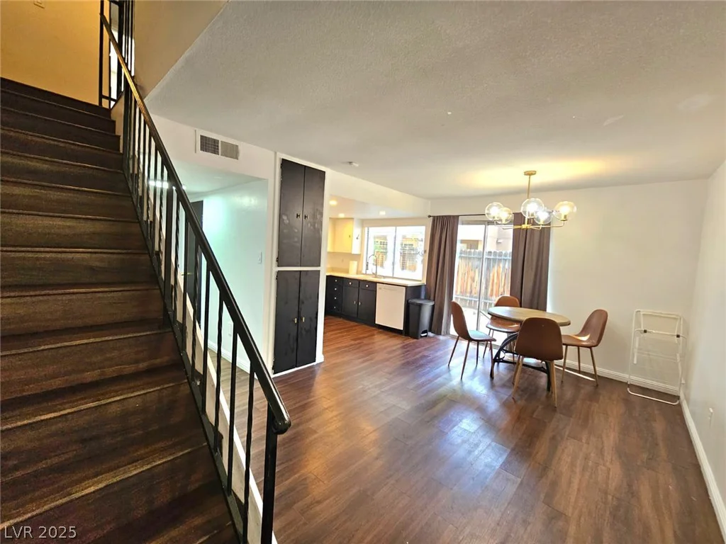 1460 Hialeah, Las Vegas, NV 89119