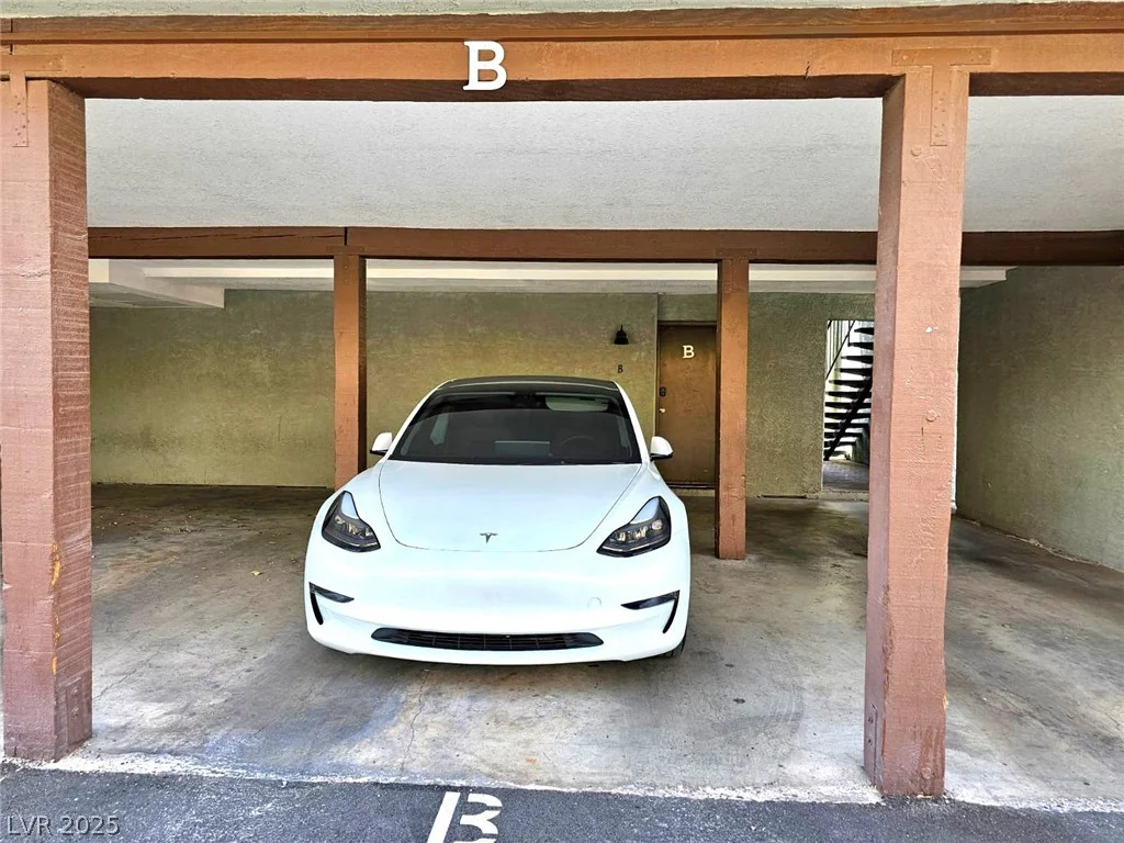 1460 Hialeah, Las Vegas, NV 89119