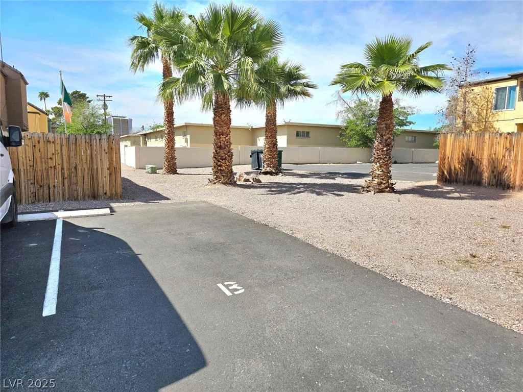 1460 Hialeah, Las Vegas, NV 89119