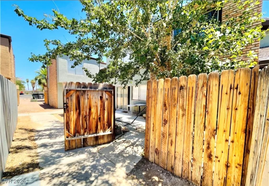 1460 Hialeah, Las Vegas, NV 89119