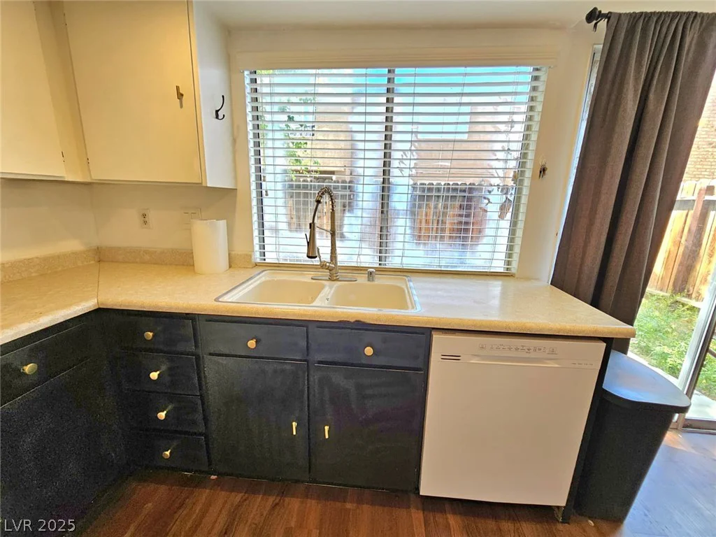 1460 Hialeah, Las Vegas, NV 89119