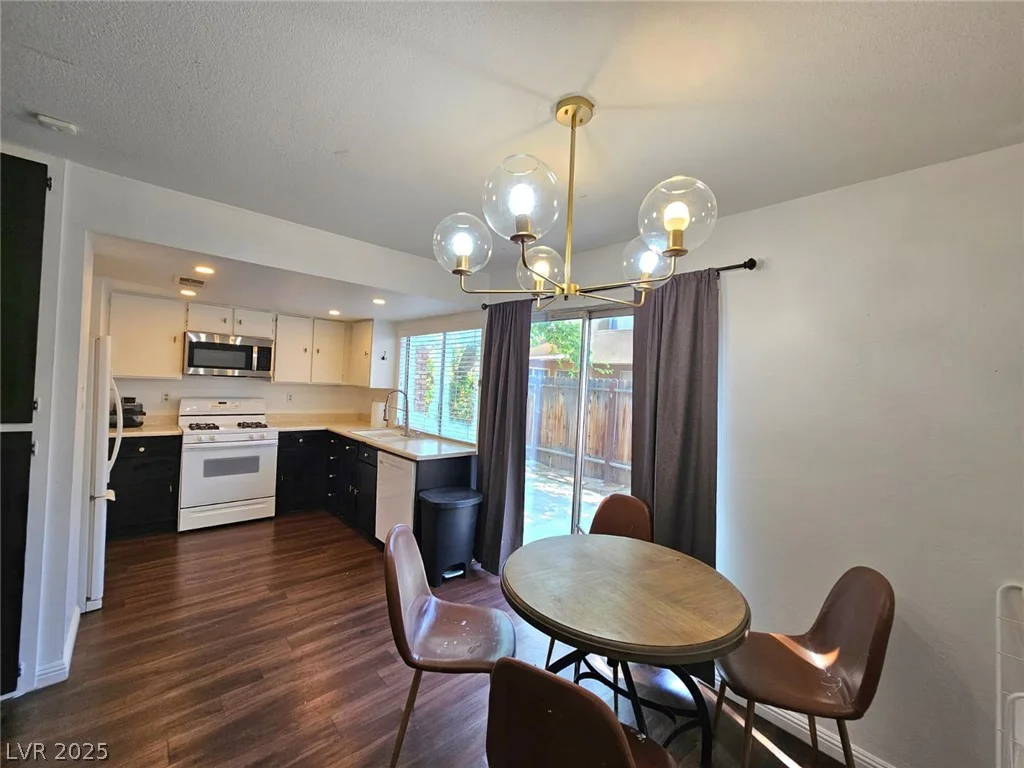 1460 Hialeah, Las Vegas, NV 89119