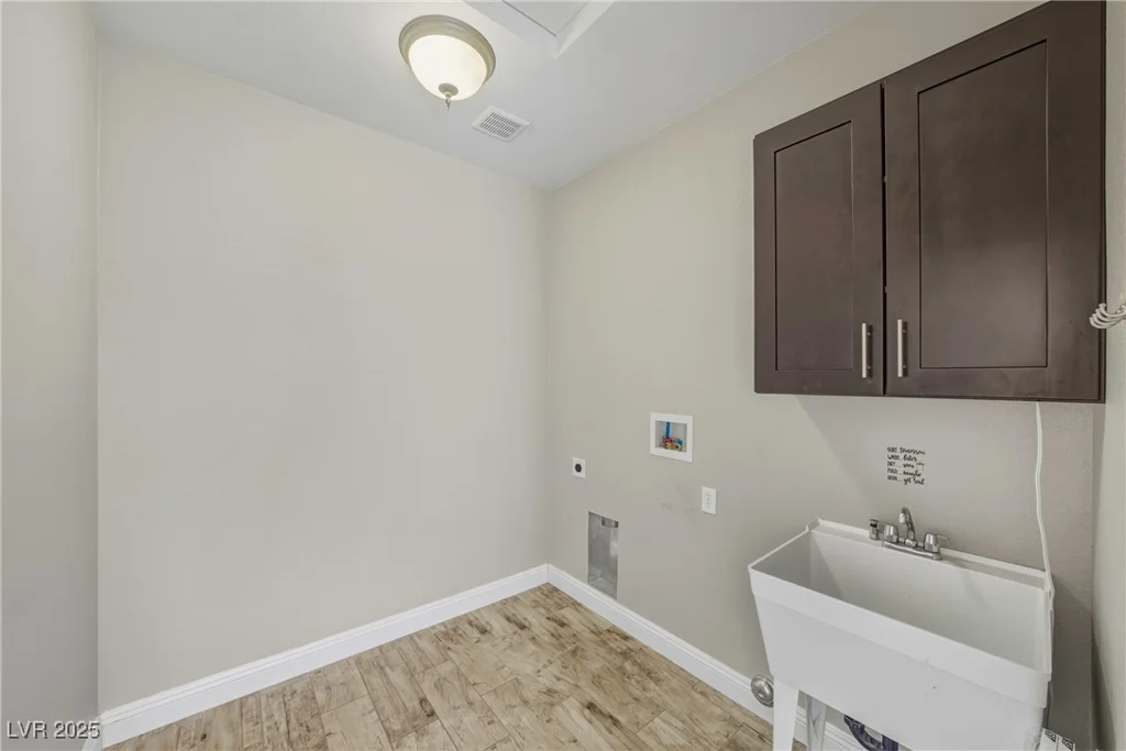 6981 Queenswood, Pahrump, NV 89061