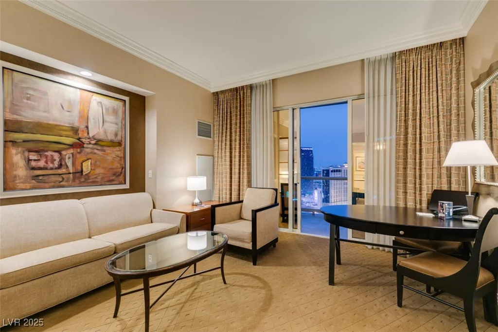 135 HARMON, Las Vegas, NV 89109