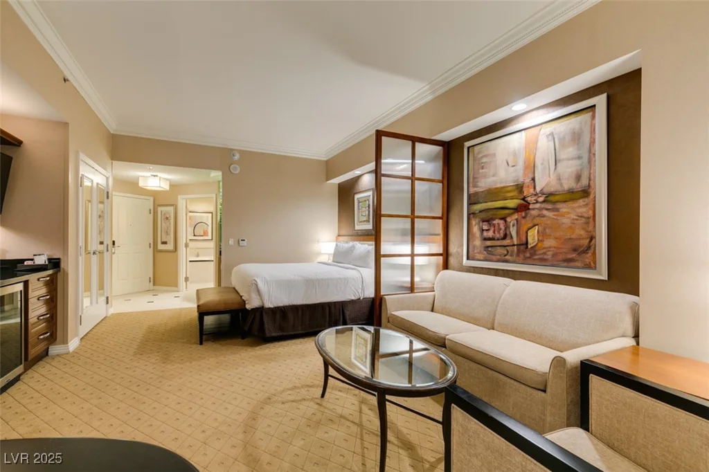 135 HARMON, Las Vegas, NV 89109
