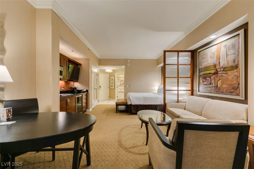135 HARMON, Las Vegas, NV 89109