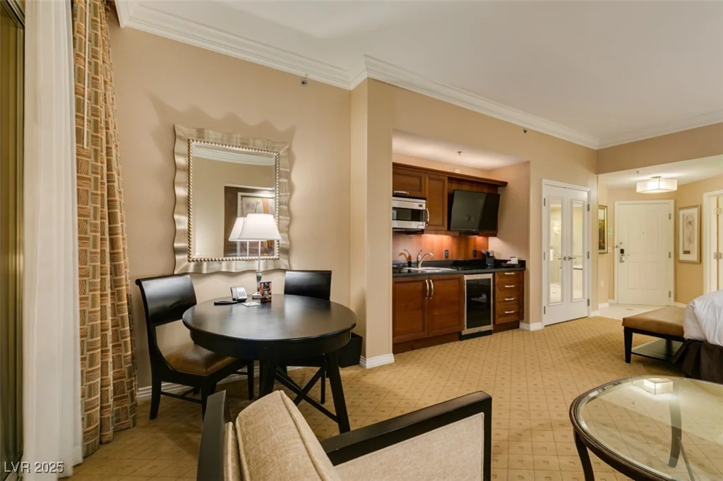 135 HARMON, Las Vegas, NV 89109