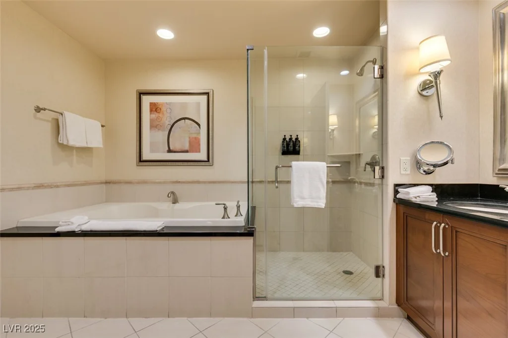 135 HARMON, Las Vegas, NV 89109