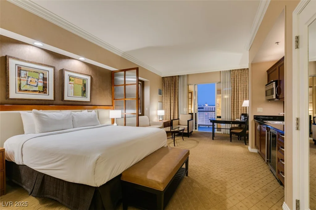 135 HARMON, Las Vegas, NV 89109