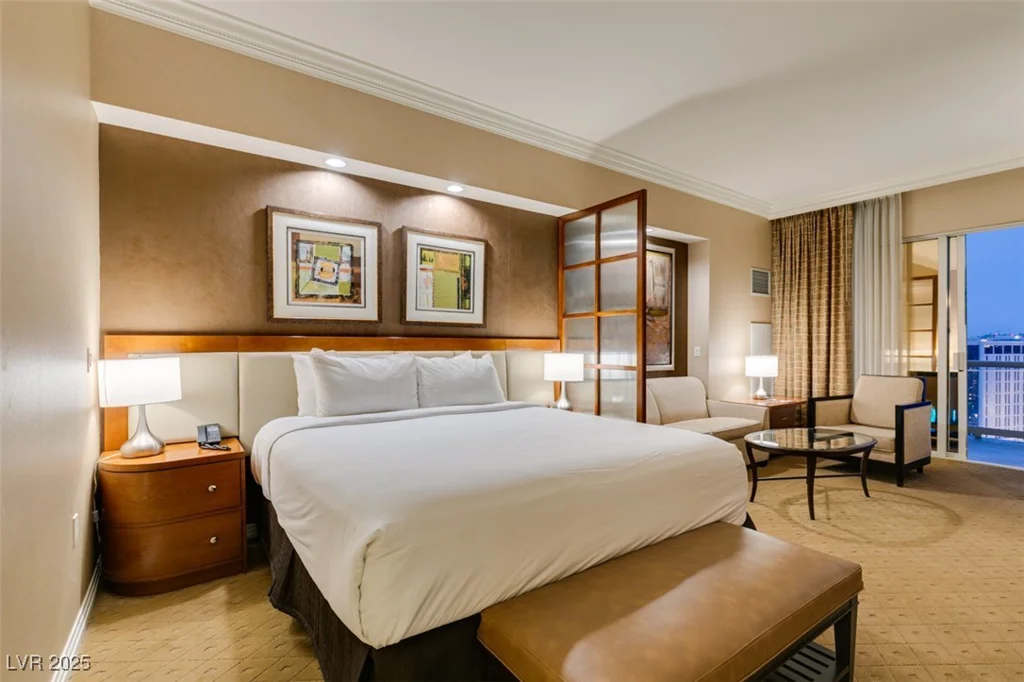 135 HARMON, Las Vegas, NV 89109