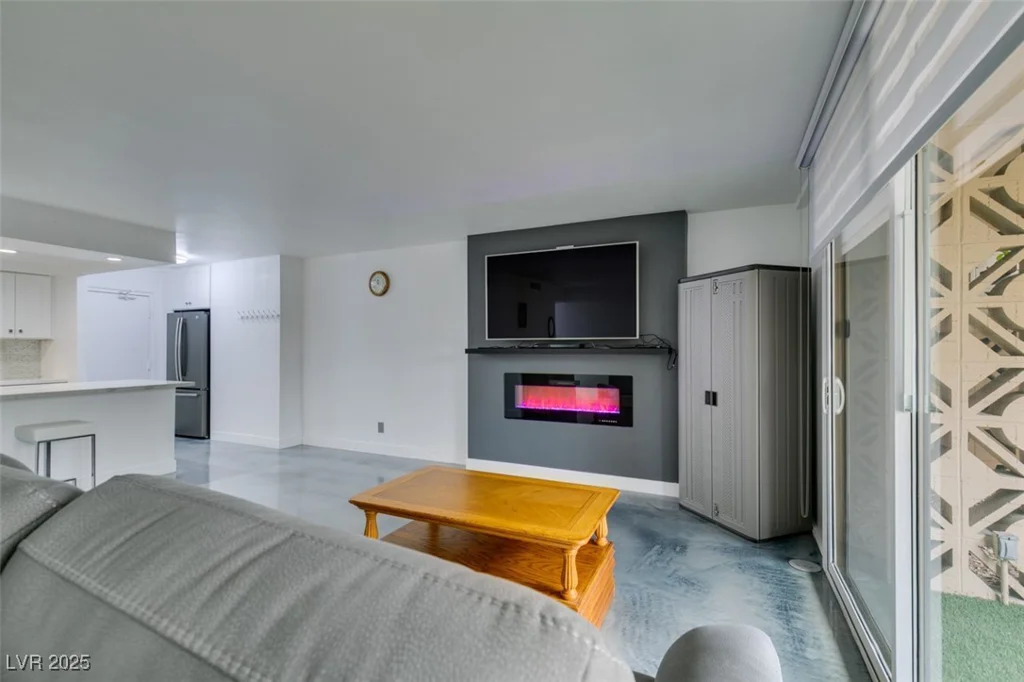 205 Harmon, Las Vegas, NV 89169