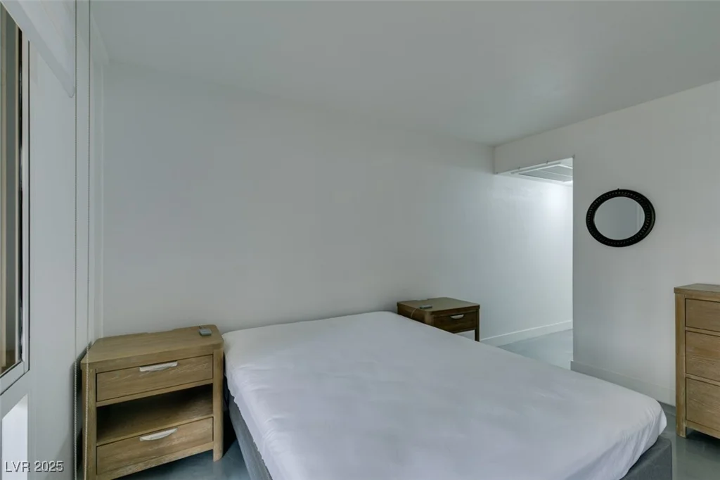 205 Harmon, Las Vegas, NV 89169