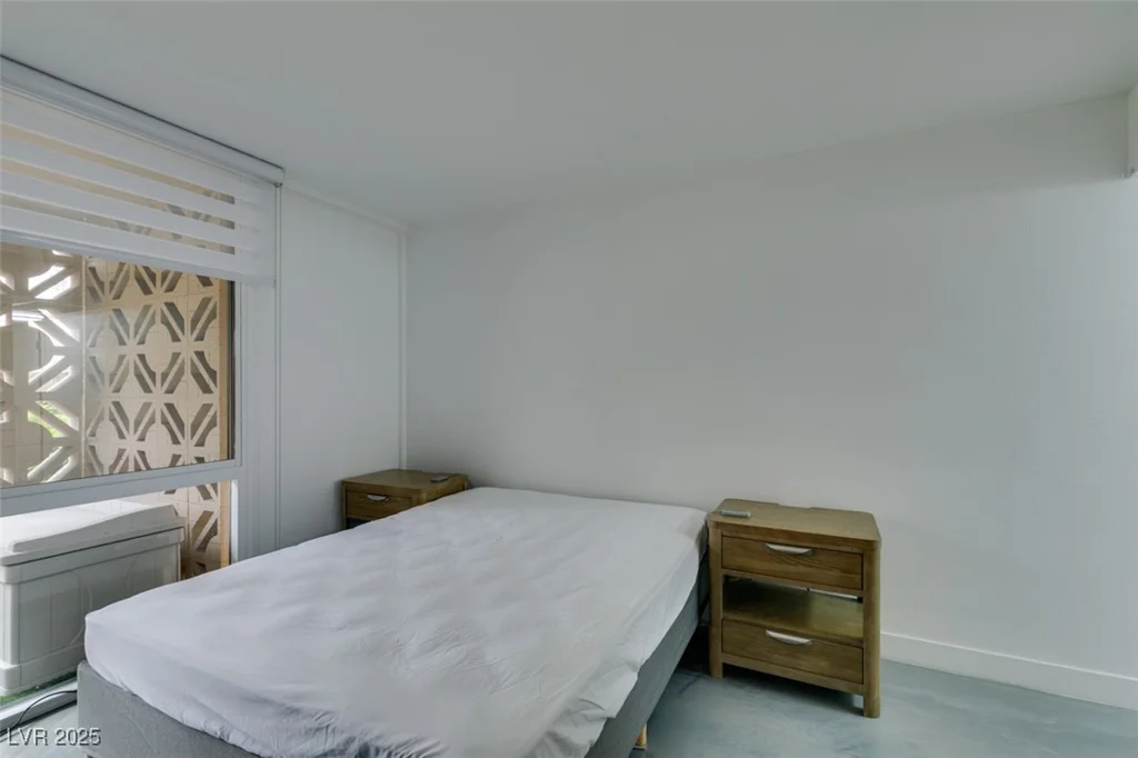 205 Harmon, Las Vegas, NV 89169