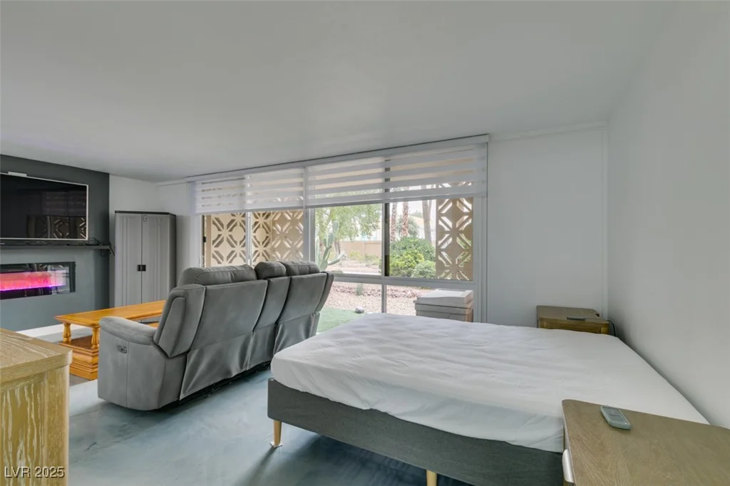 205 Harmon, Las Vegas, NV 89169