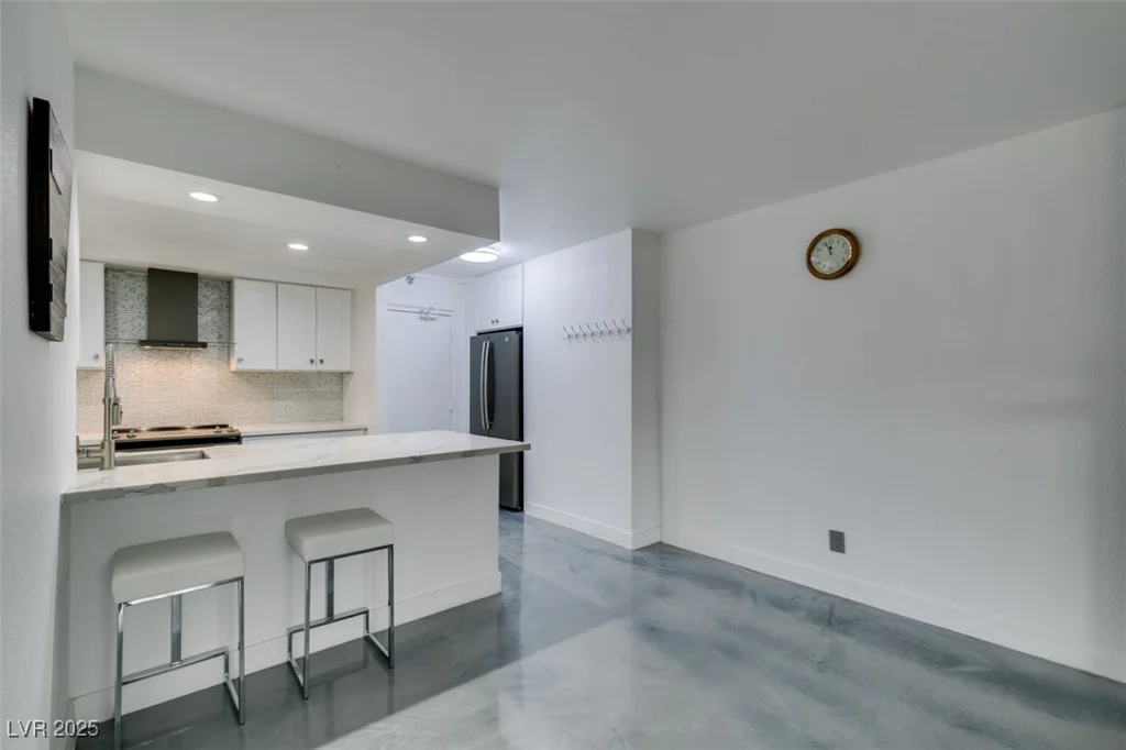205 Harmon, Las Vegas, NV 89169