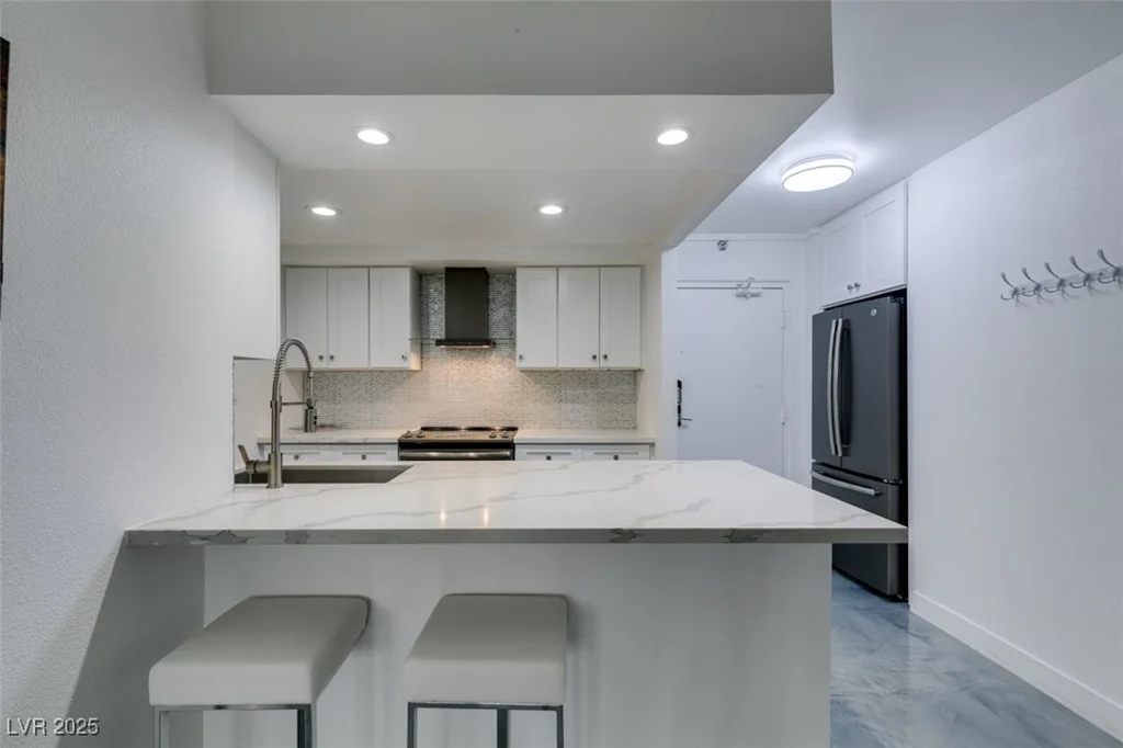 205 Harmon, Las Vegas, NV 89169