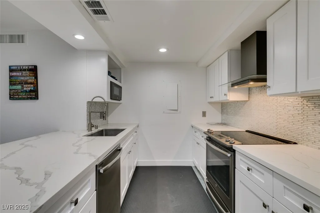 205 Harmon, Las Vegas, NV 89169