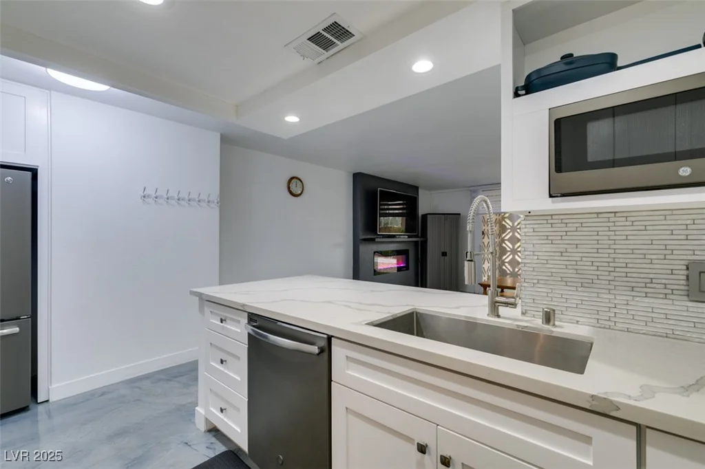 205 Harmon, Las Vegas, NV 89169