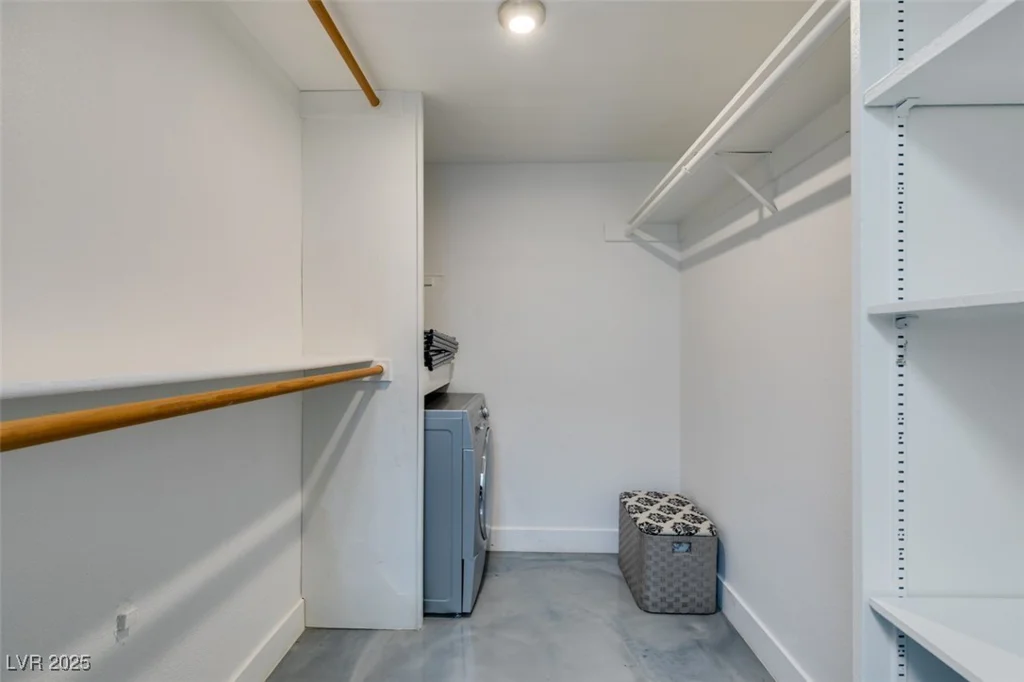 205 Harmon, Las Vegas, NV 89169
