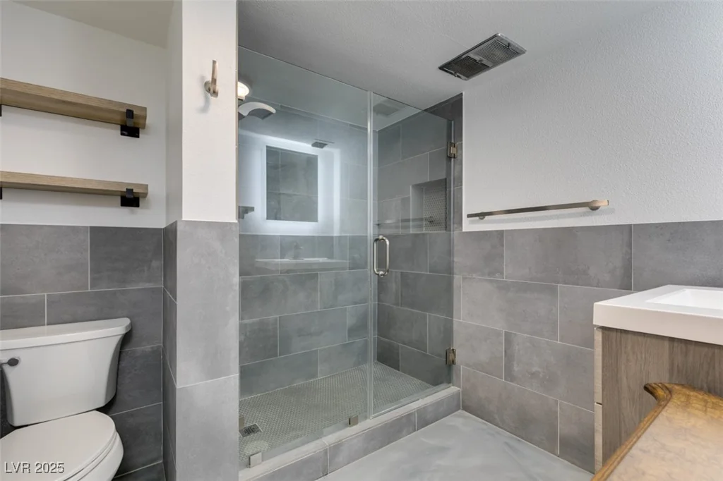 205 Harmon, Las Vegas, NV 89169