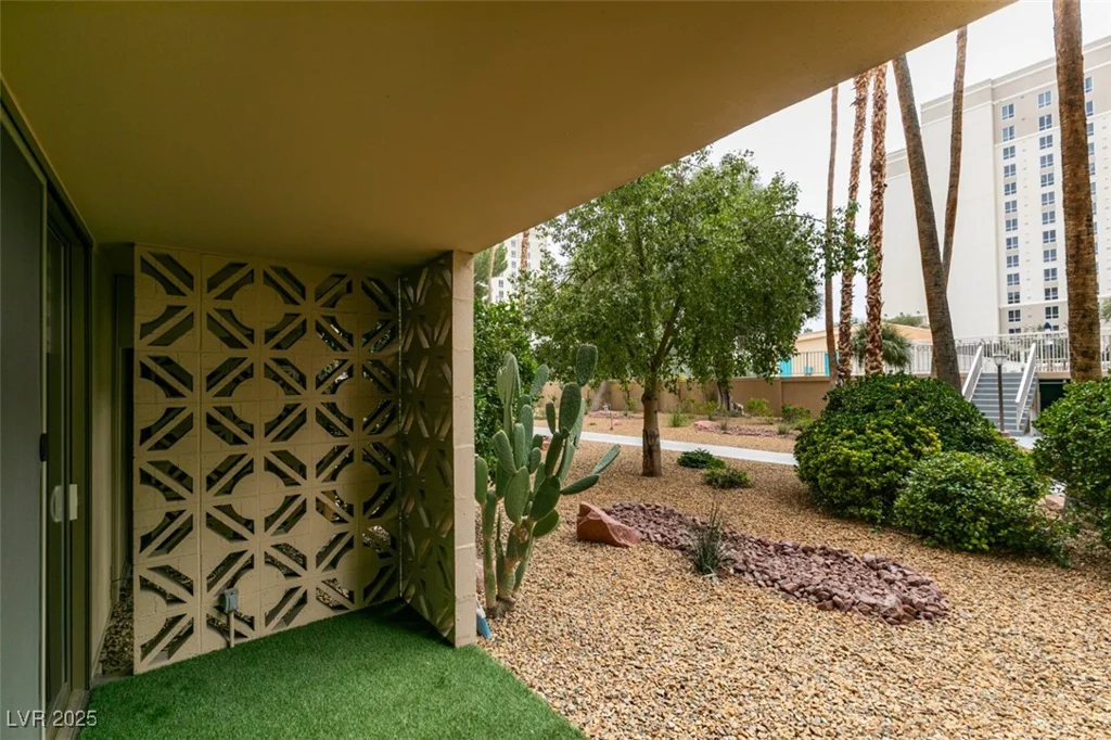 205 Harmon, Las Vegas, NV 89169